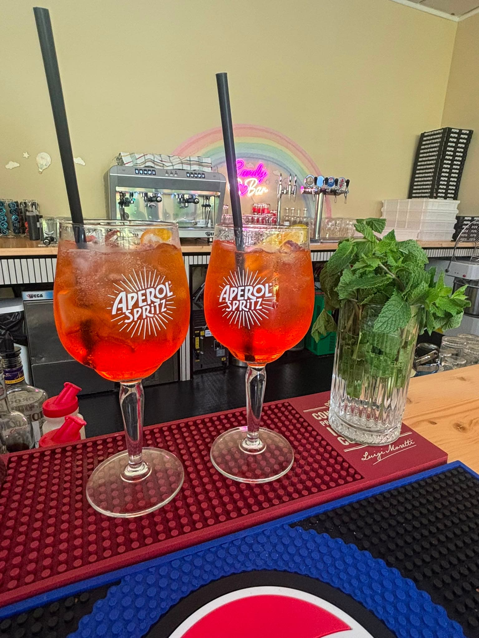 Spritz Aperol al Candy Bar dell'Isola di Sophie